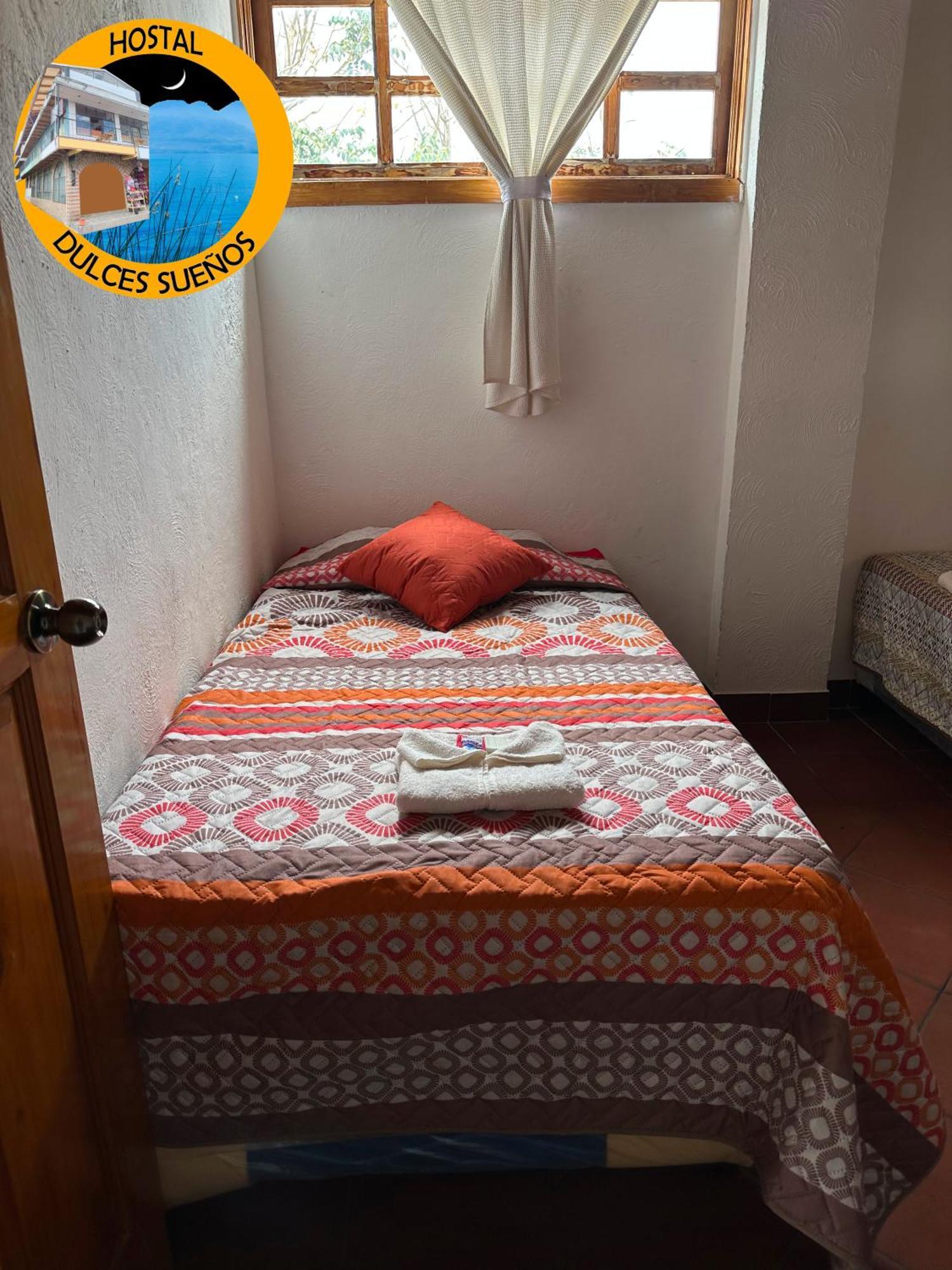 Hostal Dulces Suenos Panajachel Exterior foto