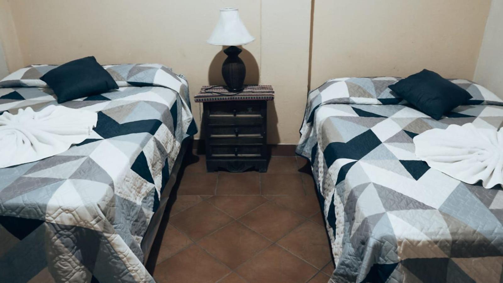 Hostal Dulces Suenos Panajachel Exterior foto